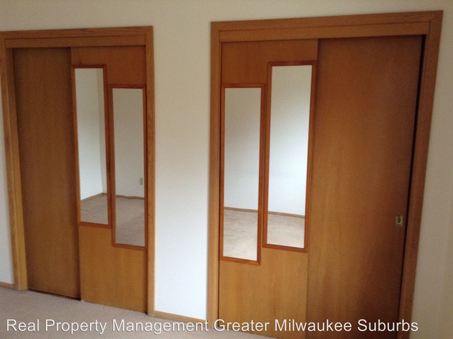Building Photo - 5240 W Midland Dr