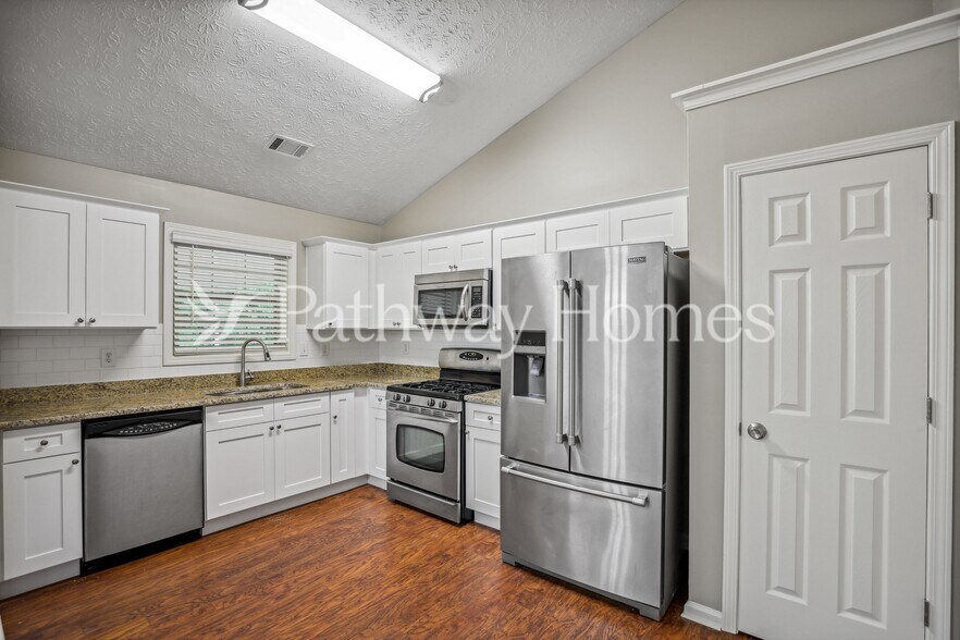 Building Photo - 2035 Patrick Mill Pl NE