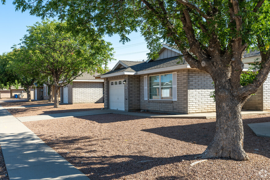 Building Photo - The Village at Cottonwood Springs