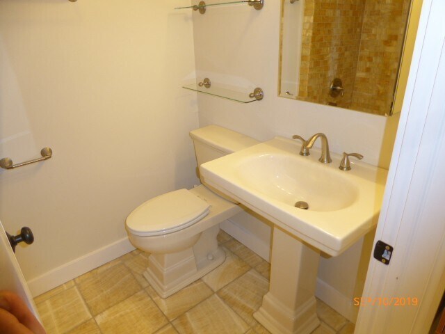 Building Photo - Remodeled 4 Bed 2 Bath Home Near Downtown ...