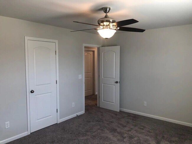 Upstairs Bedroom - 4536 Hoboken Way