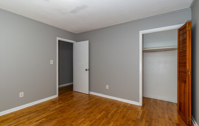 Building Photo - 630 Colonial Dr