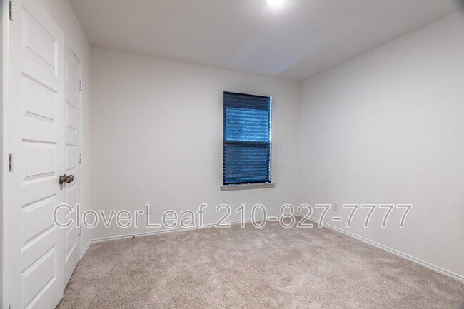 Building Photo - 165 Acorn Cir