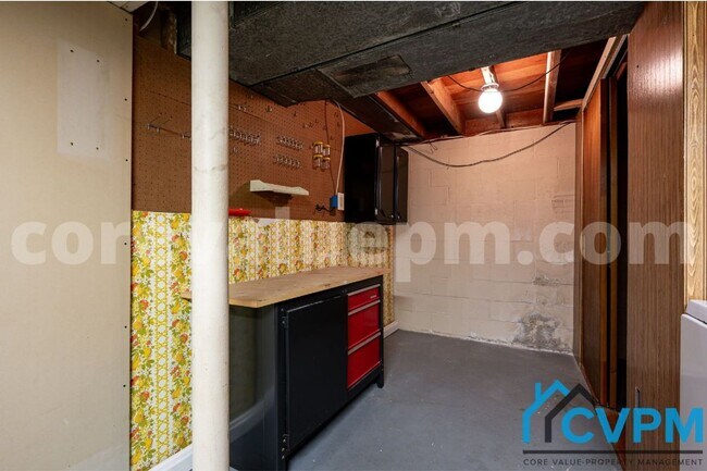 Building Photo - 600 Sandy Hill Rd