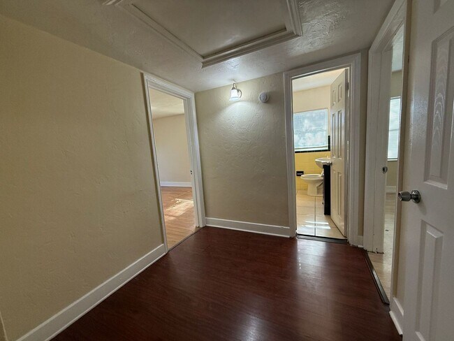 Building Photo - home for rent in South St. Pete