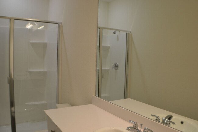 Building Photo - 6417 Bishop Dr