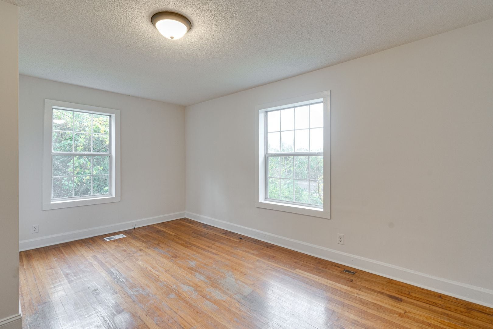 Building Photo - 203 N Seminole Dr