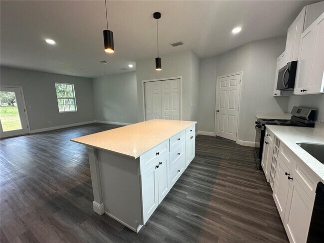 Building Photo - 18115 Cedarhurst Rd