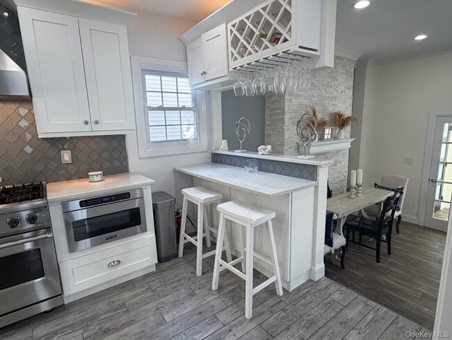 Building Photo - 326 E Walnut St