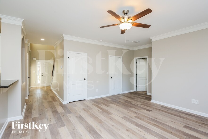 Building Photo - 3192 Sag Harbor Ln