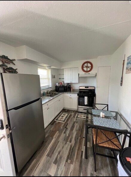 Building Photo - 4806 6th St