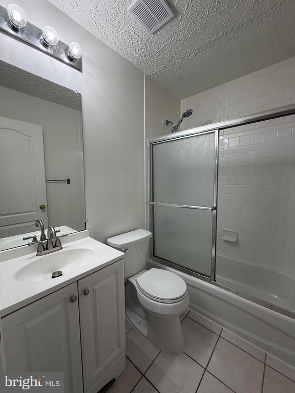 Building Photo - 3335 Hollow Ct