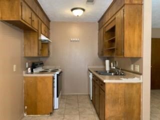 Building Photo - 707 Llano Place