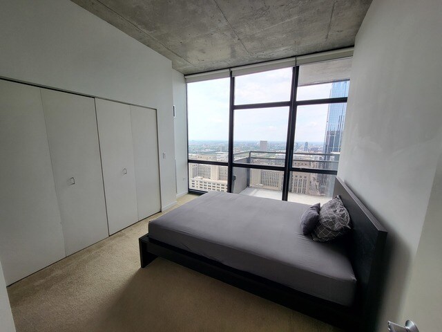 Building Photo - 235 W Van Buren St