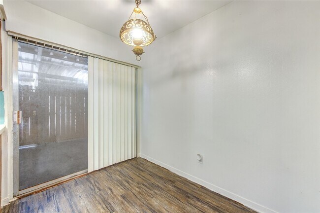 Building Photo - 6723 Tarnef Dr