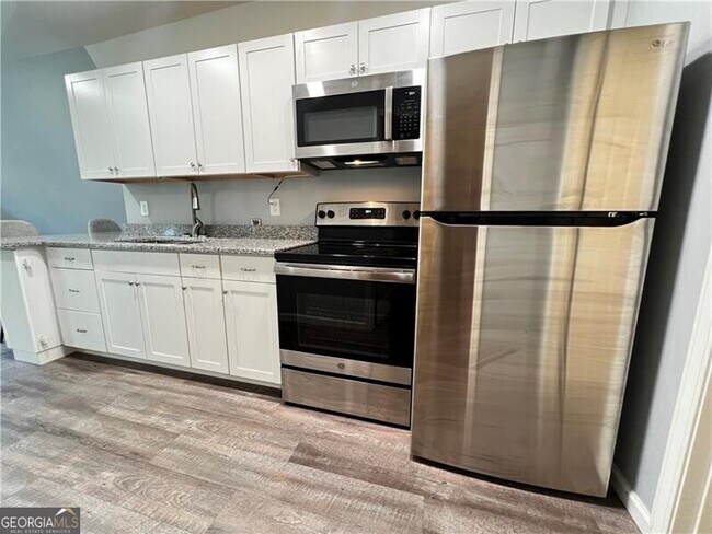 Building Photo - 351 Valley View Cir SE
