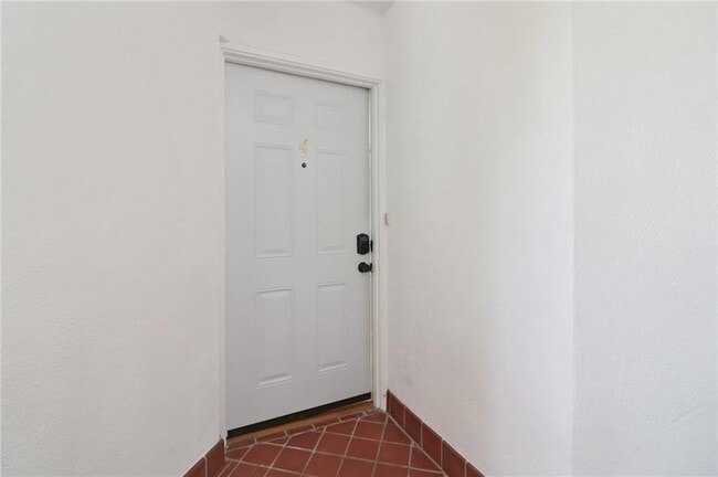 Building Photo - 2477 N Decatur Rd