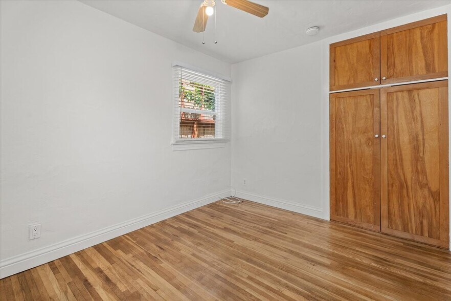 Building Photo - 4044 Huron Ave