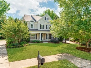 Building Photo - 533 Montgrove Pl NW