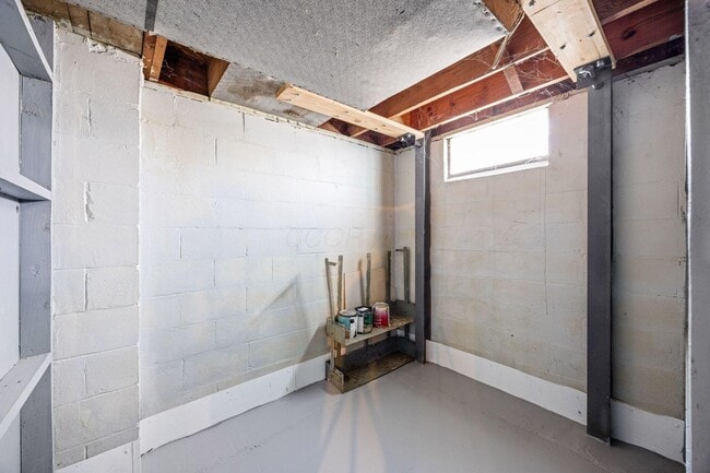 Building Photo - 112 Howard Ave