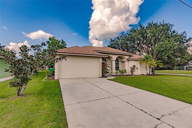 Building Photo - 25206 Nocturne Ln