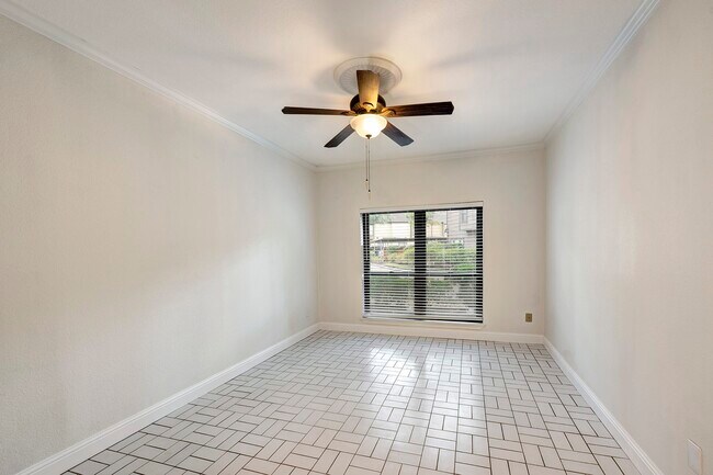 Building Photo - 11711 Memorial Dr