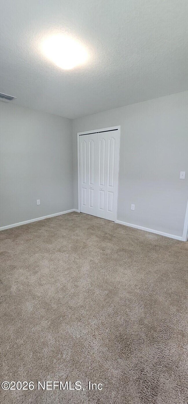 Building Photo - 226 Lost Lake Dr