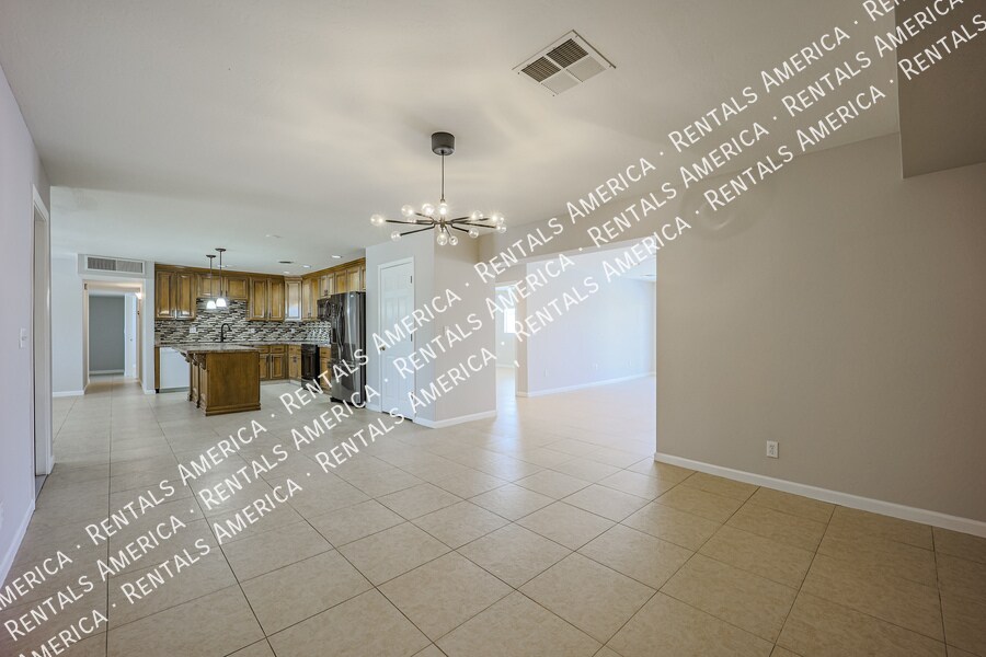 Building Photo - 614 N 74th St