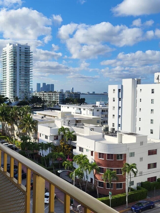 Building Photo - 1340 Lincoln Rd