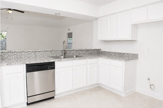 Building Photo - 11118 High Star Dr