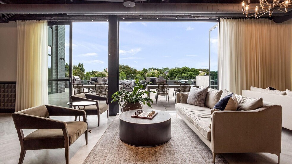 Building Photo - 2480-2522-2522 N Milwaukee Ave