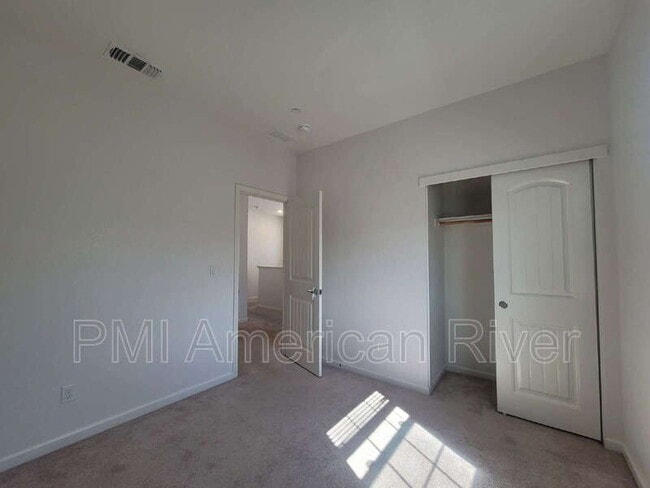 Building Photo - 3805 Amelia Rose Way