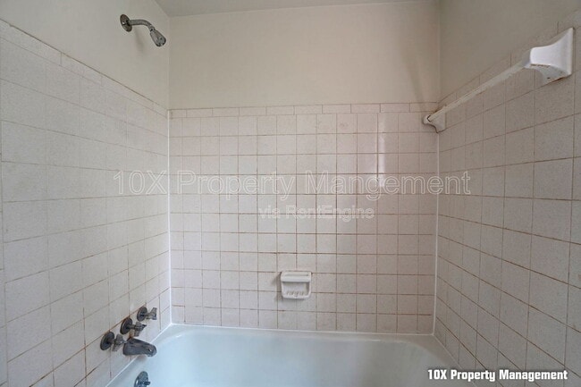 Building Photo - 1573 Briarwood Ave