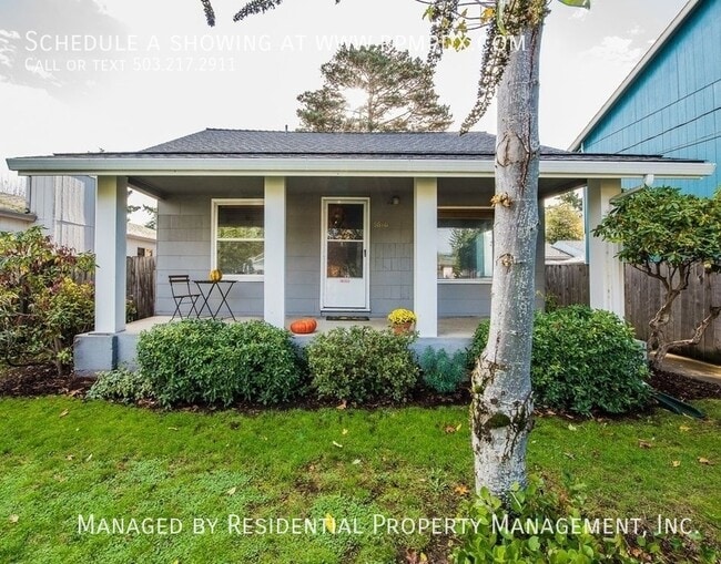 Building Photo - 5616 SE Mall St