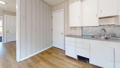 Building Photo - 2236 Penn Pl NE