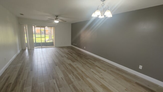 Building Photo - 4800 Tangerine Ave