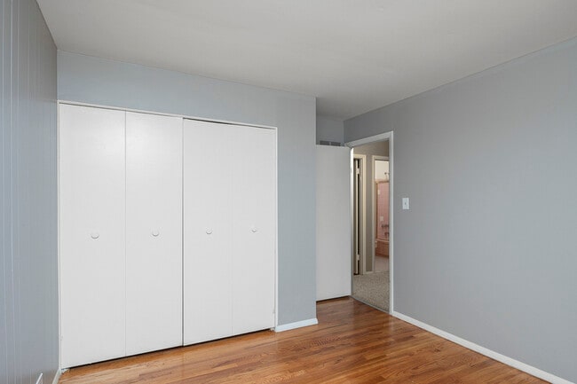 Building Photo - 3947 Setonhurst Rd