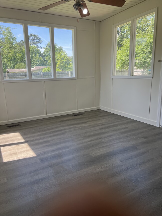 Building Photo - 2745 Apple Orchard Dr NW