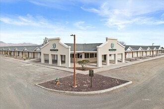 Building Photo - 1879 W Peppertree Dr