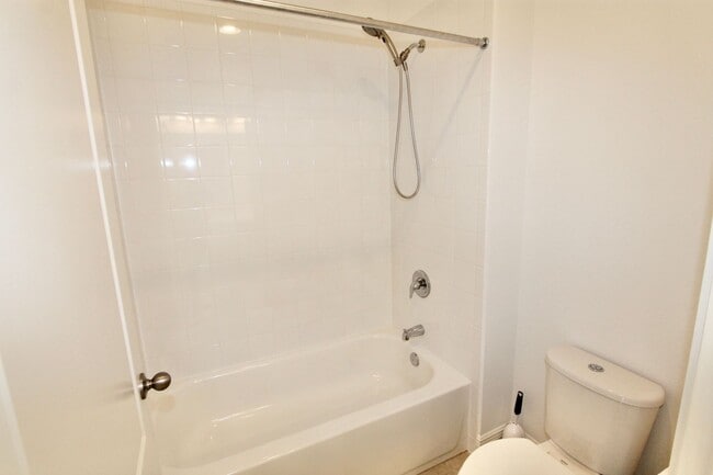 Building Photo - Apopka-Sweetwater Country Club - 3 Bedroom...