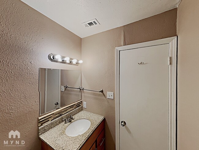 Building Photo - 6702 Fire Hill Dr