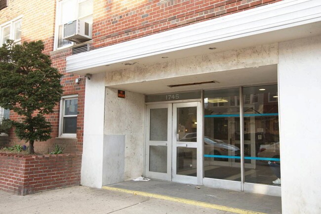 Building Photo - 1745 E 12th St