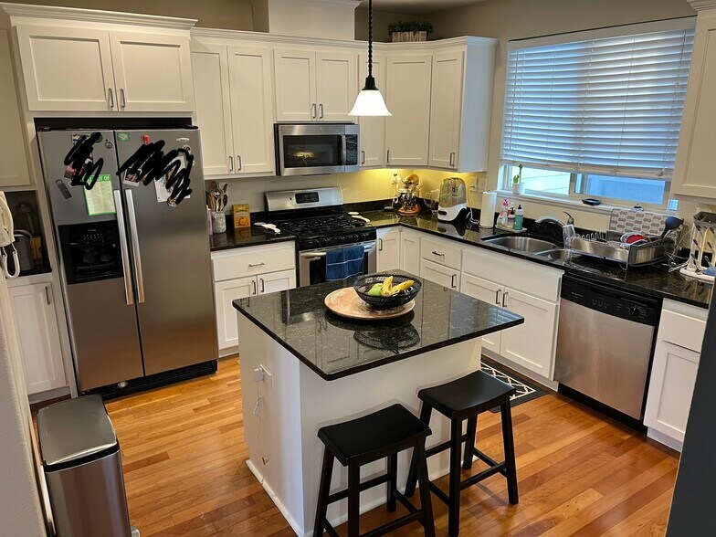 Building Photo - 655 MacArthur Blvd