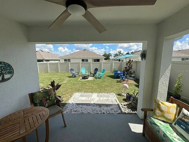 Building Photo - Spacious 4BR in Desirable Deer Path North!