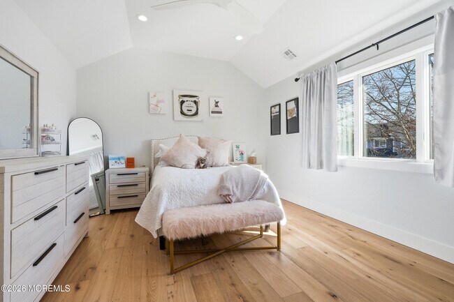 Building Photo - 8 Jackson Ct