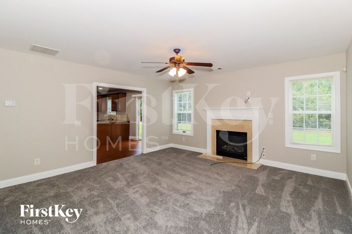 Building Photo - 4033 Pond Edge Rd SW