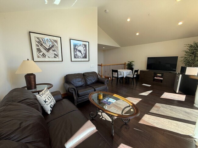 Building Photo - Stunning 4-Bedroom Home with Amazing Views, EV Charger & Solar in Big Bear!