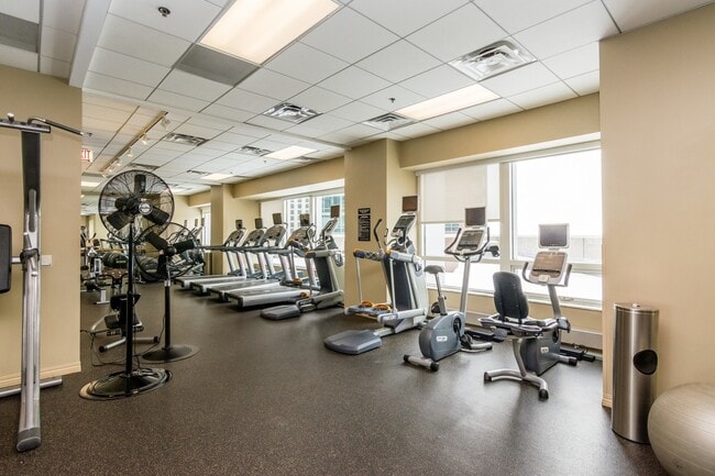 Building Photo - 512 N McClurg Ct