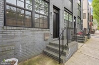 Building Photo - 2317 E Fairmount Ave