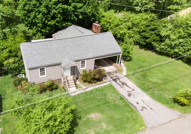 Building Photo - 2313 Brice St